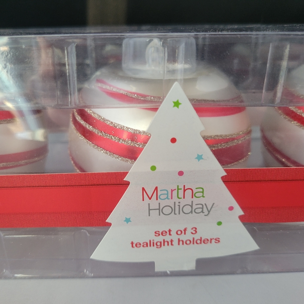 NWT Martha Stewart Holiday/ All Occasion Tealight Holder Set Red /White
